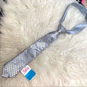 Silver sequin tie